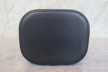 Load image into Gallery viewer, CHANEL CC mark vanity Lambskin Black/Gold hadware Vanity 700120164