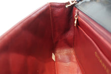 Load image into Gallery viewer, CHANEL Diana matelasse chain shoulder bag Lambskin Black/Gold hadware Shoulder bag 800040084
