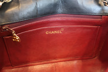Load image into Gallery viewer, CHANEL Diana matelasse chain shoulder bag Lambskin Black/Gold hadware Shoulder bag 800040084