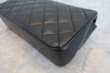 Load image into Gallery viewer, CHANEL Mini matelasse chain shoulder bag Lambskin Black/Gold hadware Shoulder bag 700080224