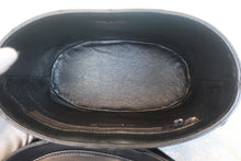 Load image into Gallery viewer, CHANEL Matelasse fringe shoulder bag Lambskin Black/Gold hadware Shoulder bag 700120194