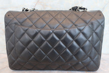 Load image into Gallery viewer, CHANEL Medium Matelasse single flap chain shoulder bag Lambskin Black/Silver hadware Shoulder bag 700090027