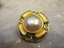 將圖片載入圖庫檢視器 CHANEL/シャネル ココマークパールイヤリング 金メッキ ゴールド イヤリング 400040092