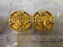 將圖片載入圖庫檢視器 CHANEL/シャネル ココマークパールイヤリング 金メッキ ゴールド イヤリング 400040092