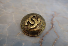 Load image into Gallery viewer, CHANEL CC mark brooch Gold plate Gold Brooch 400050037