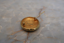 Load image into Gallery viewer, CHANEL CC mark brooch Gold plate Gold Brooch 400050037