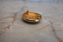 Load image into Gallery viewer, CHANEL CC mark brooch Gold plate Gold Brooch 400050037