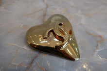 Load image into Gallery viewer, CHANEL CC mark Heart broochGold plate Gold Brooch 400050045