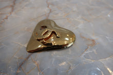 Load image into Gallery viewer, CHANEL CC mark Heart broochGold plate Gold Brooch 400050045