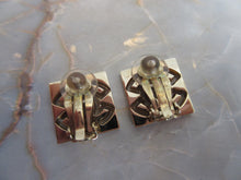 將圖片載入圖庫檢視器 CHANEL/シャネル ココマークラインストーンイヤリング 金メッキ ゴールド イヤリング 300030208