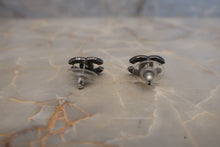 將圖片載入圖庫檢視器 CHANEL/シャネル ココマークピアス 銀メッキ シルバー ピアス 500010022