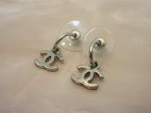 將圖片載入圖庫檢視器 CHANEL/シャネル ココマークピアス  銀メッキ  シルバー  ピアス  300010012