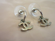 將圖片載入圖庫檢視器 CHANEL/シャネル ココマークピアス  銀メッキ  シルバー  ピアス  300010012