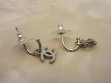 將圖片載入圖庫檢視器 CHANEL/シャネル ココマークピアス  銀メッキ  シルバー  ピアス  300010012