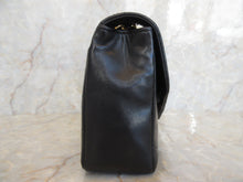 Load image into Gallery viewer, CHANEL V-Stitch single flap chain shoulder bag Lambskin Black  Shoulder bag 300090074