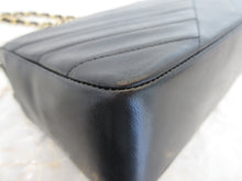Load image into Gallery viewer, CHANEL V-Stitch single flap chain shoulder bag Lambskin Black  Shoulder bag 300090074