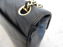 Load image into Gallery viewer, CHANEL V-Stitch single flap chain shoulder bag Lambskin Black  Shoulder bag 300090074