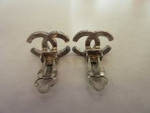 將圖片載入圖庫檢視器 CHANEL/シャネル ココマークイヤリング  銀メッキ  シルバー  イヤリング  20110139