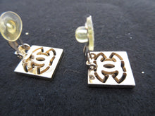 將圖片載入圖庫檢視器 CHANEL/シャネル ココマークラインストーンイヤリング ゴールド 金メッキ 300040004