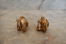 將圖片載入圖庫檢視器 CHANEL/シャネル ココマークパールイヤリング 金メッキ ゴールド イヤリング 500010120