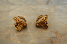 將圖片載入圖庫檢視器 CHANEL/シャネル ココマークパールイヤリング 金メッキ ゴールド イヤリング 500010120