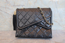 画像をギャラリービューアに読み込む, CHANEL/シャネル マトラッセフリンジチェーンショルダーバッグ ラムスキン ブラック/ゴールド金具 ショルダーバッグ 800040144
