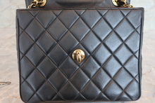 画像をギャラリービューアに読み込む, CHANEL/シャネル マトラッセチェーンショルダーバッグ ラムスキン ブラック/ゴールド金具 ショルダーバッグ 700070273
