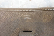 將圖片載入圖庫檢視器 HERMES／エルメス エブリン3GM トリヨンクレマンス エトゥープ □P刻印 ショルダーバッグ 700030007
