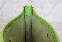 画像をギャラリービューアに読み込む, HERMES／エルメス エブリンTPM トリヨンクレマンス アップルグリーン ショルダーバッグ 700050085
