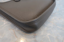 将图片加载到图库查看器，HERMES  EVELYNE TPM Clemence leather Etain A刻印 Shoulder bag 800070134
