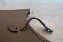 将图片加载到图库查看器，HERMES  EVELYNE TPM Clemence leather Etain A刻印 Shoulder bag 800070134
