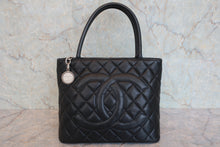 Load image into Gallery viewer, CHANEL Medallion Tote Caviar skin Black/Silver hadware Tote bag 800090071
