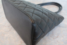 Load image into Gallery viewer, CHANEL Medallion Tote Caviar skin Black/Silver hadware Tote bag 800090071
