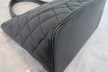 Load image into Gallery viewer, CHANEL Medallion Tote Caviar skin Black/Silver hadware Tote bag 800090071

