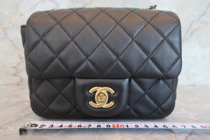 CHANEL/香奈儿 迷你CF 链条包 羊皮 Black/Gold hadware(黑色/金色金属) 肩背包 700070250