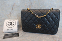 Load image into Gallery viewer, CHANEL Matelasse chain shoulder bag Lambskin Black/Gold hadware Shoulder bag 600110195
