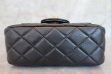 将图片加载到图库查看器，CHANEL/香奈儿 迷你CF 链条包 羊皮 Black/Gold hadware(黑色/金色金属) 肩背包 700070250
