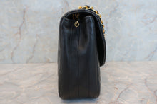 Load image into Gallery viewer, CHANEL Matelasse chain shoulder bag Lambskin Black/Gold hadware Shoulder bag 600110195
