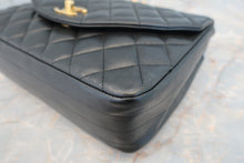 Load image into Gallery viewer, CHANEL Matelasse chain shoulder bag Lambskin Black/Gold hadware Shoulder bag 600110195
