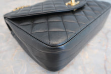 Load image into Gallery viewer, CHANEL Matelasse chain shoulder bag Lambskin Black/Gold hadware Shoulder bag 600110195
