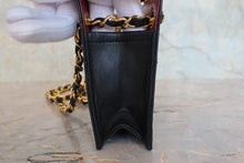 Load image into Gallery viewer, CHANEL Matelasse chain shoulder bag Lambskin Black/Gold hadware Shoulder bag 800080243
