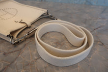 将图片加载到图库查看器，HERMES  EVELYNE TPM Clemence leather Nata Z刻印 Shoulder bag 800020067
