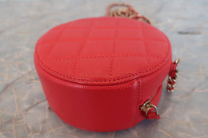 CHANEL/シャネル マトラッセラウンドチェーンショルダーバッグ キャビアスキン レッド/ゴールド金具 ショルダーバッグ 700090026