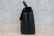 将图片加载到图库查看器，CHANEL/香奈儿 CF 梯形 手提包 荔枝皮 Black/Silver hadware(黑色/银色金属) 手提包 800060110
