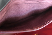 Load image into Gallery viewer, CHANEL Medium Matelasse single flap chain shoulder bag Lambskin Black/Gold hadware Shoulder bag 700120199
