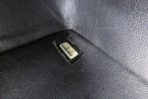 CHANEL/シャネル 中マトラッセシングルフラップチェーンショルダーバッグ キャビアスキン ブラック/ゴールド金具 ショルダーバッグ 700080152