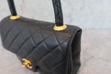 Load image into Gallery viewer, CHANEL Matelasse hand bag Lambskin Black/Gold hadware Hand bag 600060165

