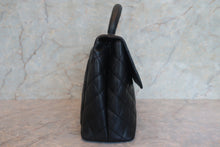 Load image into Gallery viewer, CHANEL Matelasse trapezoid hand bag Caviar skin Black/Silver hadware Hand bag 700120159
