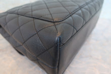 Load image into Gallery viewer, CHANEL Matelasse trapezoid hand bag Caviar skin Black/Silver hadware Hand bag 700120159
