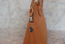 Load image into Gallery viewer, HERMES  BOLIDE 31 Box carf leather Natural □O Engraving Shoulder bag 700100041
